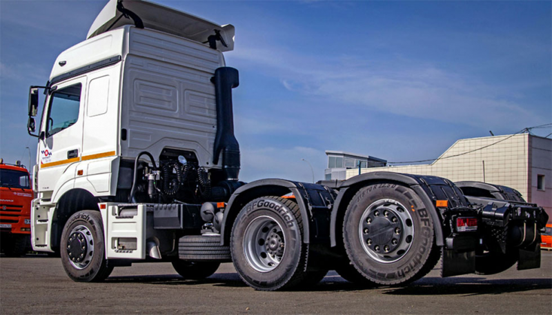 65659-004-92 Тягач КАМАЗ