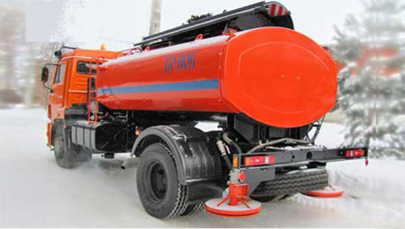 КО-806 КДМ (комбинированная дорожная машина)